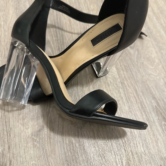 Forever 21 Black Classic Strappy Clear Heel - Picture 2 of 12